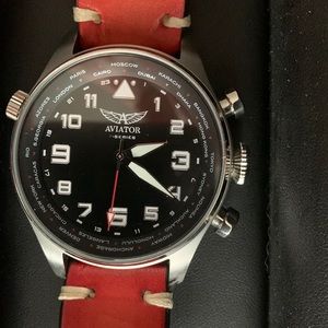 BIG PRICE REDUCTION!!!!!!!!!!!!!!!! AVIATOR Watch with 2 watch straps